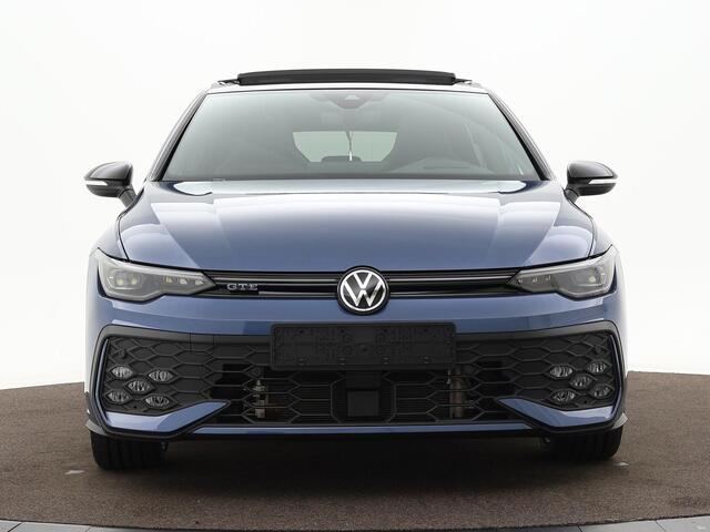 Volkswagen GOLF 1.5 eHybrid GTE · Panoramadak · Camera · Inklap. Trekhaak · Matrix LED · Head-Up Display · Dynamic Chassis Control · Garantie t/m 17-07-2030 of 100.000km
