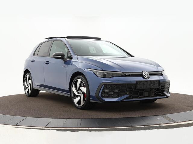 Volkswagen GOLF 1.5 eHybrid GTE · Panoramadak · Camera · Inklap. Trekhaak · Matrix LED · Head-Up Display · Dynamic Chassis Control · Garantie t/m 17-07-2030 of 100.000km