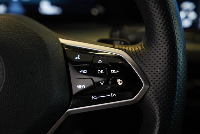 Volkswagen GOLF 1.5 eTSI R-Line Business ACC PDC Carplay