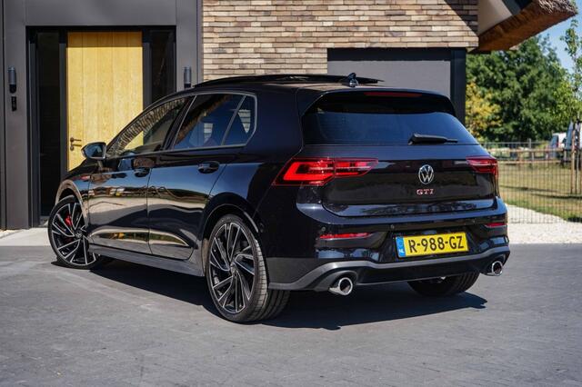 Volkswagen GOLF 8 GTI Pano/HarmannKardon/Memory/Stoelventilatie/Camera/IQlight
