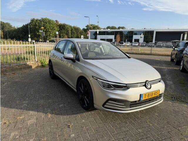 Volkswagen GOLF 1.0 eTSI Life DSG Navigatie, achteruitrijcamera