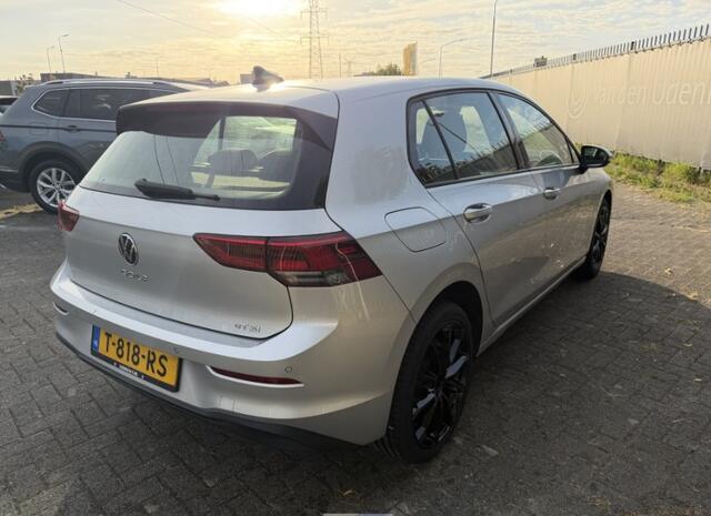 Volkswagen GOLF 1.0 eTSI Life DSG Navigatie, achteruitrijcamera