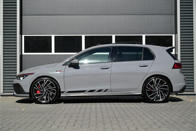 Volkswagen GOLF 2.0 TSI GTI CLUBSPORT 300 PK / PANO / IQ LIGHT / HARMAN KARDON / HEAD UP DISPLAY / MOONSTONE GREY