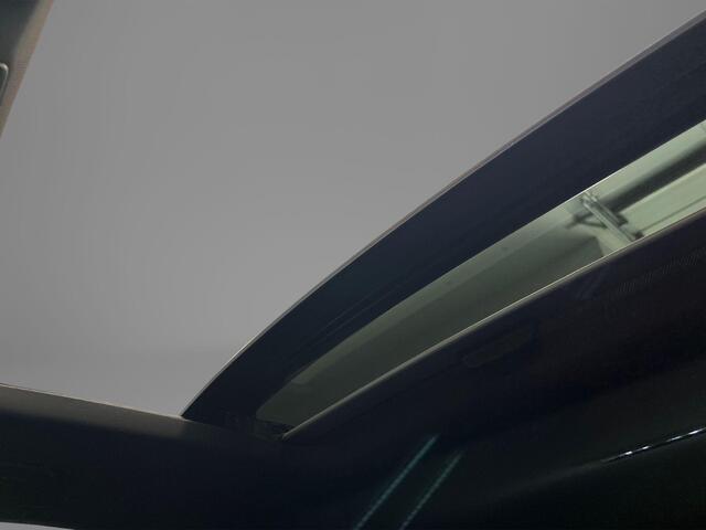 Volkswagen GOLF 1.4 245pk DSG eHybrid GTE · Panoramadak · Camera · Apple/Android Car Play · Stoelverwarming · Navigatie · P-Sensoren · Park Assist · 19'' Inch ·