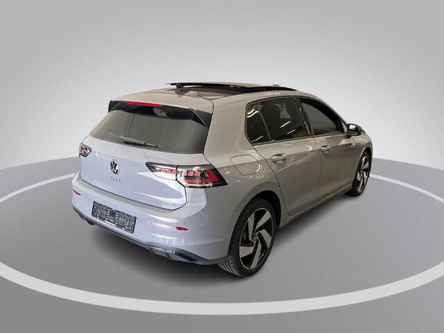 Volkswagen GOLF 1.5 eHybrid 272pk DSG GTE · Panoramadak · Camera · Matrix LED · Stuur- & Stoelverwarming · Head-Up Display · Garantie t/m 09-09-2030 of 100.000km