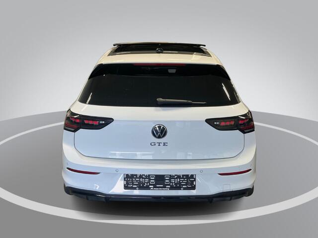 Volkswagen GOLF 1.5 eHybrid 272pk DSG GTE · Panoramadak · 360 Camera · Head-Up Display · Matrix LED · Optiekpakket Zwart · Dodehoeksensor · Garantie t/m 10-11-2030 of 100.000km