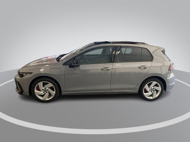 Volkswagen GOLF 1.5 272pk DSG eHybrid GTE · Panoramadak · 360 Camera · Dodehoek Detectie · Stoel-& Stuurverwarming · 17'' Inch · Garantie t/m 18-11-2030 of 100.000km