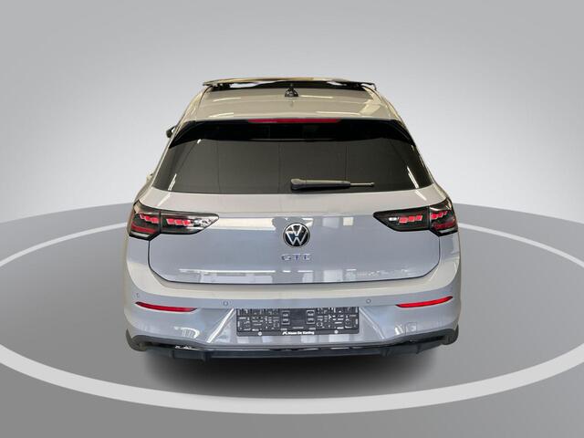 Volkswagen GOLF 1.5 272pk DSG eHybrid GTE · Panoramadak · 360 Camera · Dodehoek Detectie · Stoel-& Stuurverwarming · 17'' Inch · Garantie t/m 18-11-2030 of 100.000km