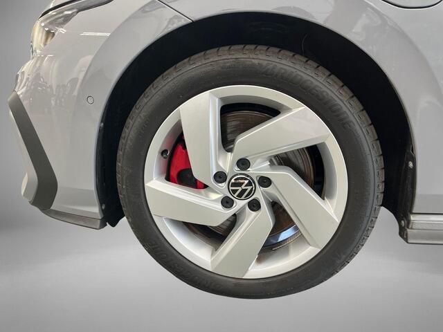 Volkswagen GOLF 1.5 272pk DSG eHybrid GTE · Panoramadak · 360 Camera · Dodehoek Detectie · Stoel-& Stuurverwarming · 17'' Inch · Garantie t/m 18-11-2030 of 100.000km