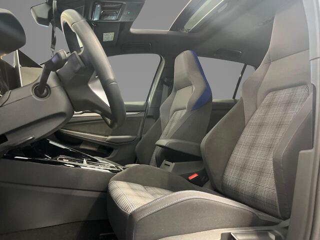 Volkswagen GOLF 1.5 272pk DSG eHybrid GTE · Panoramadak · 360 Camera · Dodehoek Detectie · Stoel-& Stuurverwarming · 17'' Inch · Garantie t/m 18-11-2030 of 100.000km