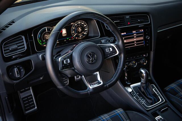 Volkswagen GOLF 1.4 eHybrid GTE , Virtual Cockpit, Adap. Cruise, Carplay