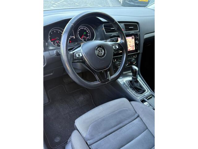 Volkswagen GOLF 1.0 TSI HighLine DAB Stoelvw PDC ACC Massage