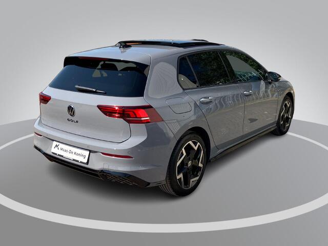 Volkswagen GOLF 1.5eTSI/150PK R-Line DSG · Panoramadak · Apple/Android Car Play · Harman/Kardon sound · Camera · Garantie t/m 11-11-2030 of 100000km.