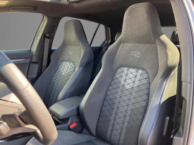 Volkswagen GOLF 1.5eTSI/150PK R-Line DSG · Panoramadak · Apple/Android Car Play · Harman/Kardon sound · Camera · Garantie t/m 11-11-2030 of 100000km.