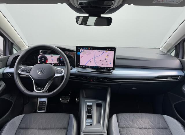 Volkswagen GOLF 1.5 eHybrid 204PK PLUG IN. LIFE CAMERA/NAVI/HEAD-UP/CARPLAY