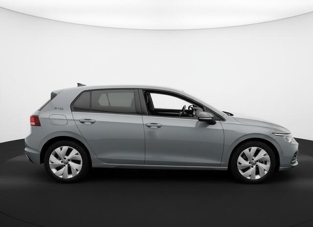 Volkswagen GOLF 1.5 eHybrid 204PK PLUG IN. LIFE CAMERA/NAVI/HEAD-UP/CARPLAY