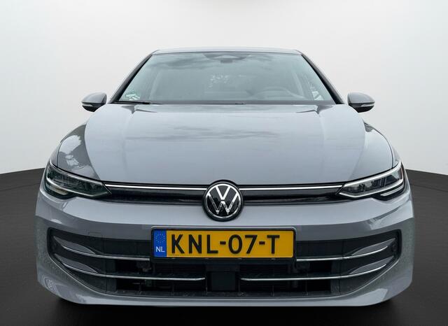 Volkswagen GOLF 1.5 eHybrid 204PK PLUG IN. LIFE CAMERA/NAVI/HEAD-UP/CARPLAY