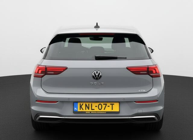 Volkswagen GOLF 1.5 eHybrid 204PK PLUG IN. LIFE CAMERA/NAVI/HEAD-UP/CARPLAY