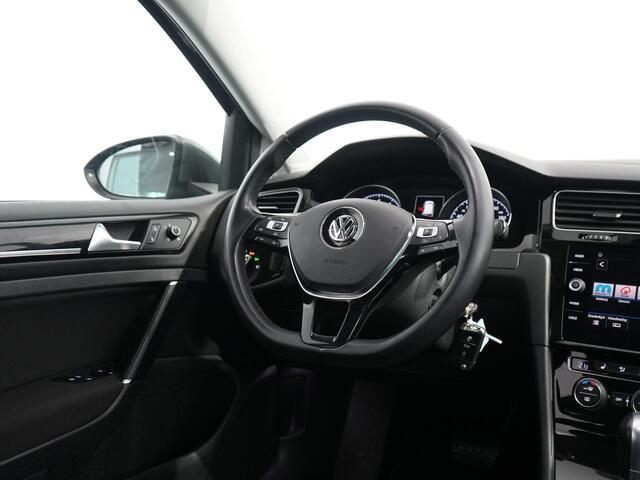 Volkswagen GOLF 1.5 TSI Highline Business R | Trekhaak afneembaar | Winterpakket | ACC | Ergostoel |