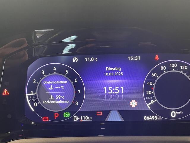 Volkswagen GOLF Variant 1.0 eTSI 110pk DSG Life Automaat Navigatie Climate Control Parkeer sensoren Cruise control adaptieve Stoelverwarming Led
