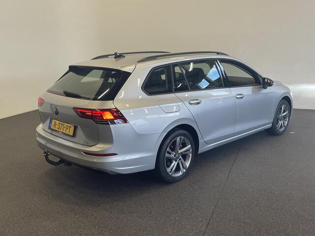 Volkswagen GOLF Variant 1.0 eTSI 110pk DSG Life Automaat Navigatie Climate Control Parkeer sensoren Cruise control adaptieve Stoelverwarming Led