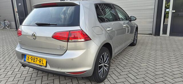 Volkswagen GOLF 1.2 TSI Allstar Airco | Cruise control | Stoelverwarming | PDC | CC | aangeboden voor een particulier