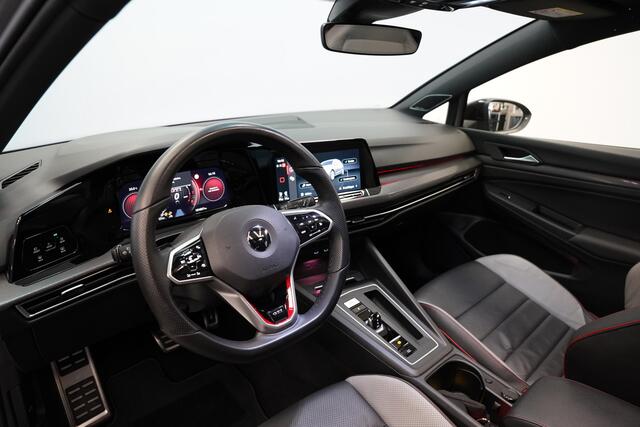Volkswagen GOLF 2.0 TSI GTI Akrapovic Panoramadak Harman&Kardon Sterrenhemel 19''LM