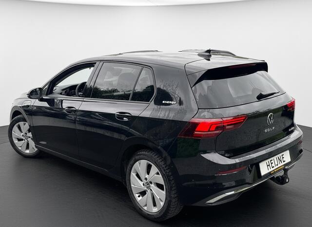 Volkswagen GOLF 1.5 eHybrid 204PK PLUG IN. LIFE NAVI/CARPLAY/CAMERA/TREKHAAK