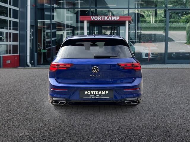 Volkswagen GOLF 1.5 eTSI DSG R-LINE PANO-DAK/CAMERA/ACC/STOEL+STUURVERW/CARPLAY