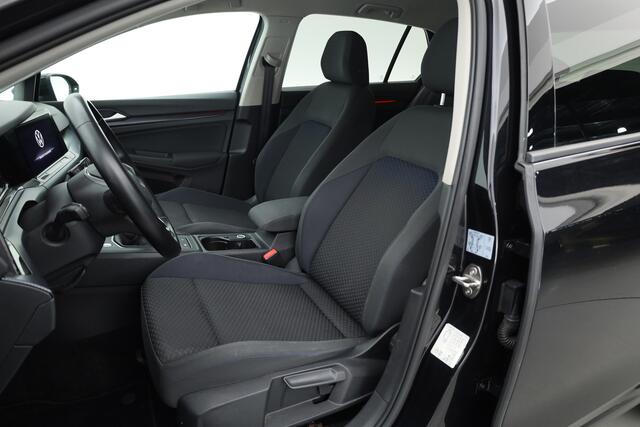 Volkswagen GOLF 1.0 TSI Life | Stoel- Stuurverw. | Apple CarPlay | Navi | LED | PDC | Digi. Cockpit | All Seasons