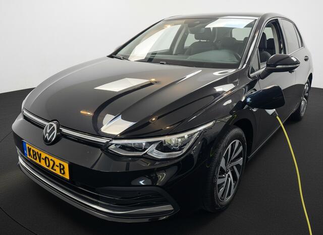 Volkswagen GOLF 204PK eHybrid PHEV DSG STYLE CAMERA/CARPLAY/SFEERVERL.