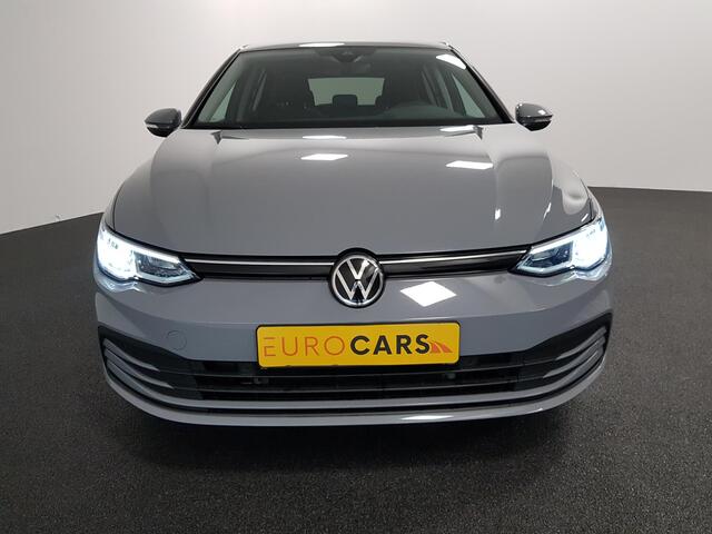 Volkswagen GOLF 1.5 150pk eTSI Life DSG Navigatie Climate control Parkeer sensoren Stoelverwarming DAB Led Digitale Cockpit Lichtmetalen velgen Apple Carplay/ Android Auto