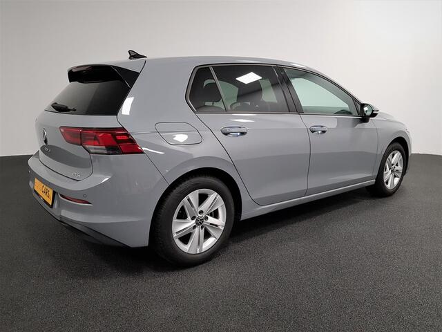Volkswagen GOLF 1.5 150pk eTSI Life DSG Navigatie Climate control Parkeer sensoren Stoelverwarming DAB Led Digitale Cockpit Lichtmetalen velgen Apple Carplay/ Android Auto