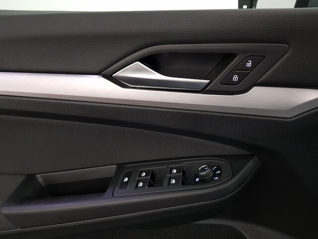 Volkswagen GOLF 1.5 150pk eTSI Life DSG Navigatie Climate control Parkeer sensoren Stoelverwarming DAB Led Digitale Cockpit Lichtmetalen velgen Apple Carplay/ Android Auto