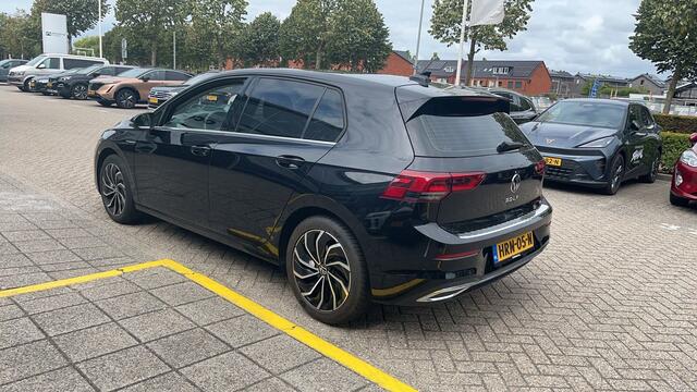 Volkswagen GOLF 1.5 TSI Style / Memory Seat / Stoelverwarming / Parkeersensoren V+A / LED / Wireless App Connect
