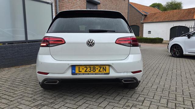 Volkswagen GOLF 1.0 TSI Highline R-Line 115pk Navi, Camera, PDC, Panoramadak, Led, ACC