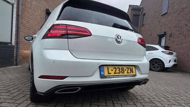 Volkswagen GOLF 1.0 TSI Highline R-Line 115pk Navi, Camera, PDC, Panoramadak, Led, ACC