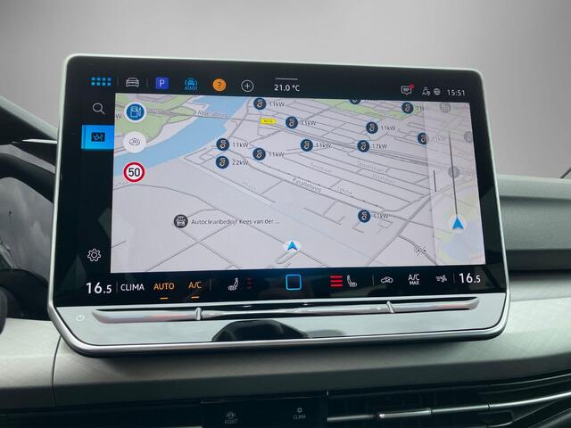 Volkswagen GOLF 1.5eTSI/150PK Life Edition · Apple/Android Car Play · Navigatie · Head-Up display · Stoel-& stuurverwarming · Garantie t/m 21-04-2030 of 100000km.