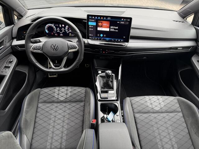 Volkswagen GOLF 1.5 TSI R-Line Edition 150PK Sfeer Verlichting l LED l Camera l Stoelverwarming l