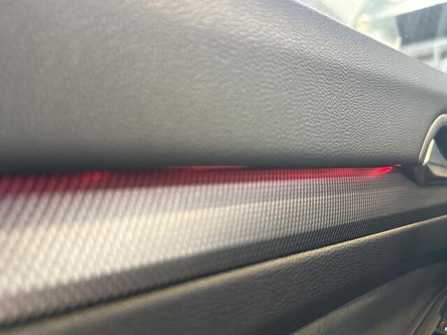 Volkswagen GOLF 1.5 TSI R-Line Edition 150PK Sfeer Verlichting l LED l Camera l Stoelverwarming l