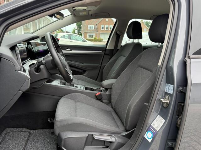 Volkswagen GOLF 1.5 TSI Life Business 131 PK I Rijklaar I Navigatie I DAB I Stoelverwarming
