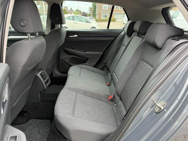Volkswagen GOLF 1.5 TSI Life Business 131 PK I Rijklaar I Navigatie I DAB I Stoelverwarming