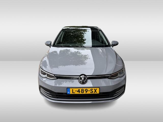 Volkswagen GOLF 1.0 eTSI Life | stoelverwarming | stuurverwarming | applecarplay/android auto | 18 inch velgen |