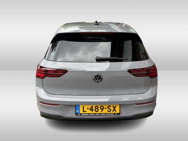 Volkswagen GOLF 1.0 eTSI Life | stoelverwarming | stuurverwarming | applecarplay/android auto | 18 inch velgen |