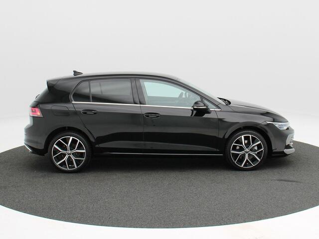 Volkswagen GOLF 1.5 eHybrid 204 Pk Automaat Style Edition | Stoel/ Stuur Verwarming | Camera | Trekhaak | Full LED | Navigatie | Carplay | 18 Inch | 27.493 Km !!