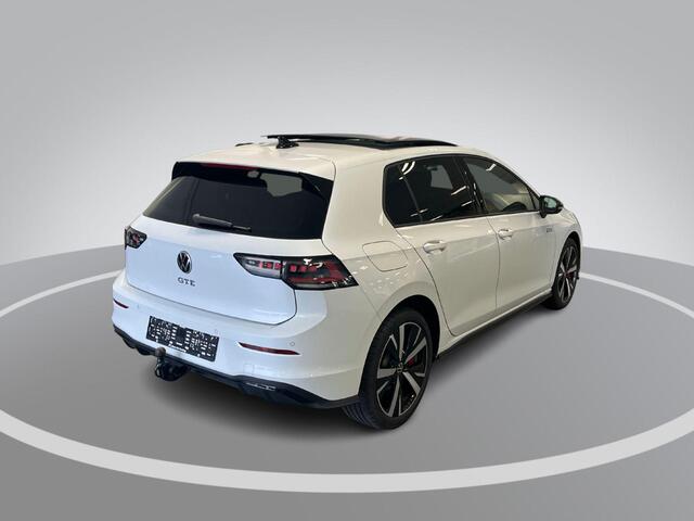 Volkswagen GOLF 1.5 272pk DSG eHybrid GTE · Panoramadak · Camera · Head-Up Display · Matrix LED · Dodehoeksensor · Stuur- & Stoelverwarming · Garantie t/m 09-11-2030 of 100.000km