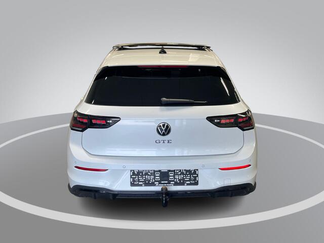 Volkswagen GOLF 1.5 272pk DSG eHybrid GTE · Panoramadak · Camera · Head-Up Display · Matrix LED · Dodehoeksensor · Stuur- & Stoelverwarming · Garantie t/m 09-11-2030 of 100.000km