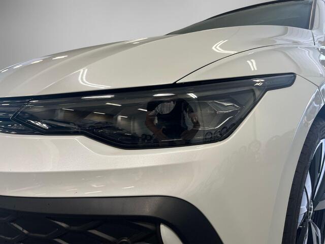 Volkswagen GOLF 1.5 272pk DSG eHybrid GTE · Panoramadak · Camera · Head-Up Display · Matrix LED · Dodehoeksensor · Stuur- & Stoelverwarming · Garantie t/m 09-11-2030 of 100.000km