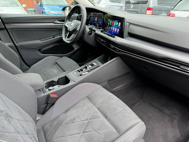 Volkswagen GOLF Variant 1.5 eTSI ACT DSG Style Camera ACC IQ.Light App-Connect Navi