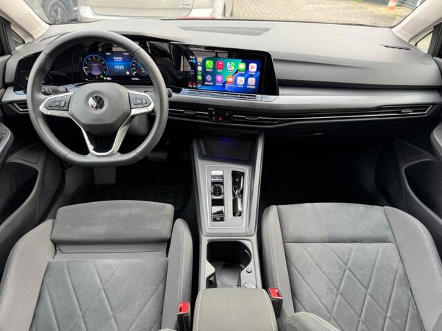 Volkswagen GOLF Variant 1.5 eTSI ACT DSG Style Camera ACC IQ.Light App-Connect Navi